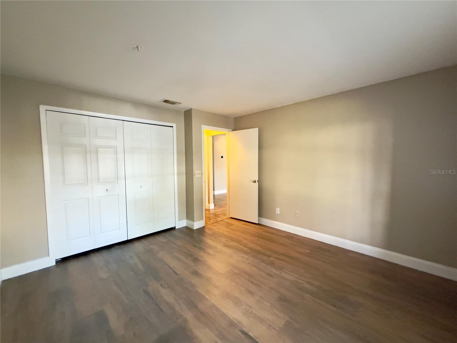 Image 21 of 36 For 120 Reserve Circle 104