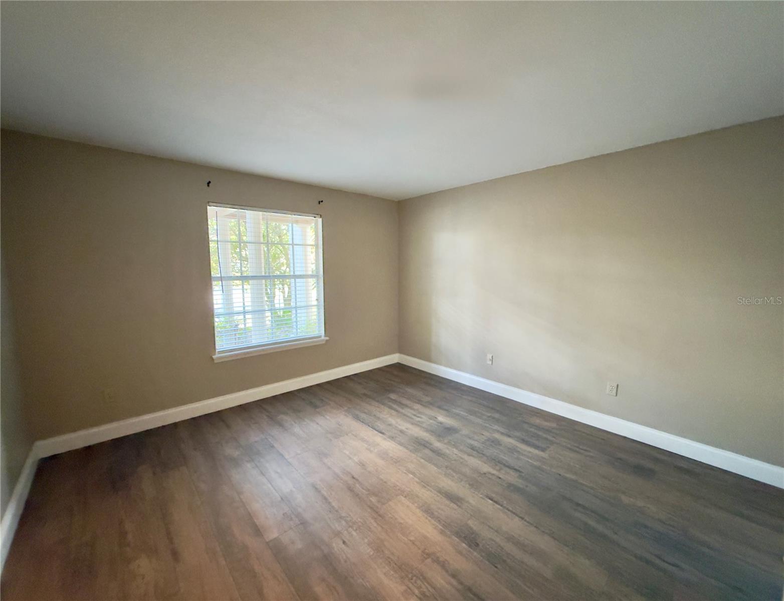 Image 22 of 36 For 120 Reserve Circle 104