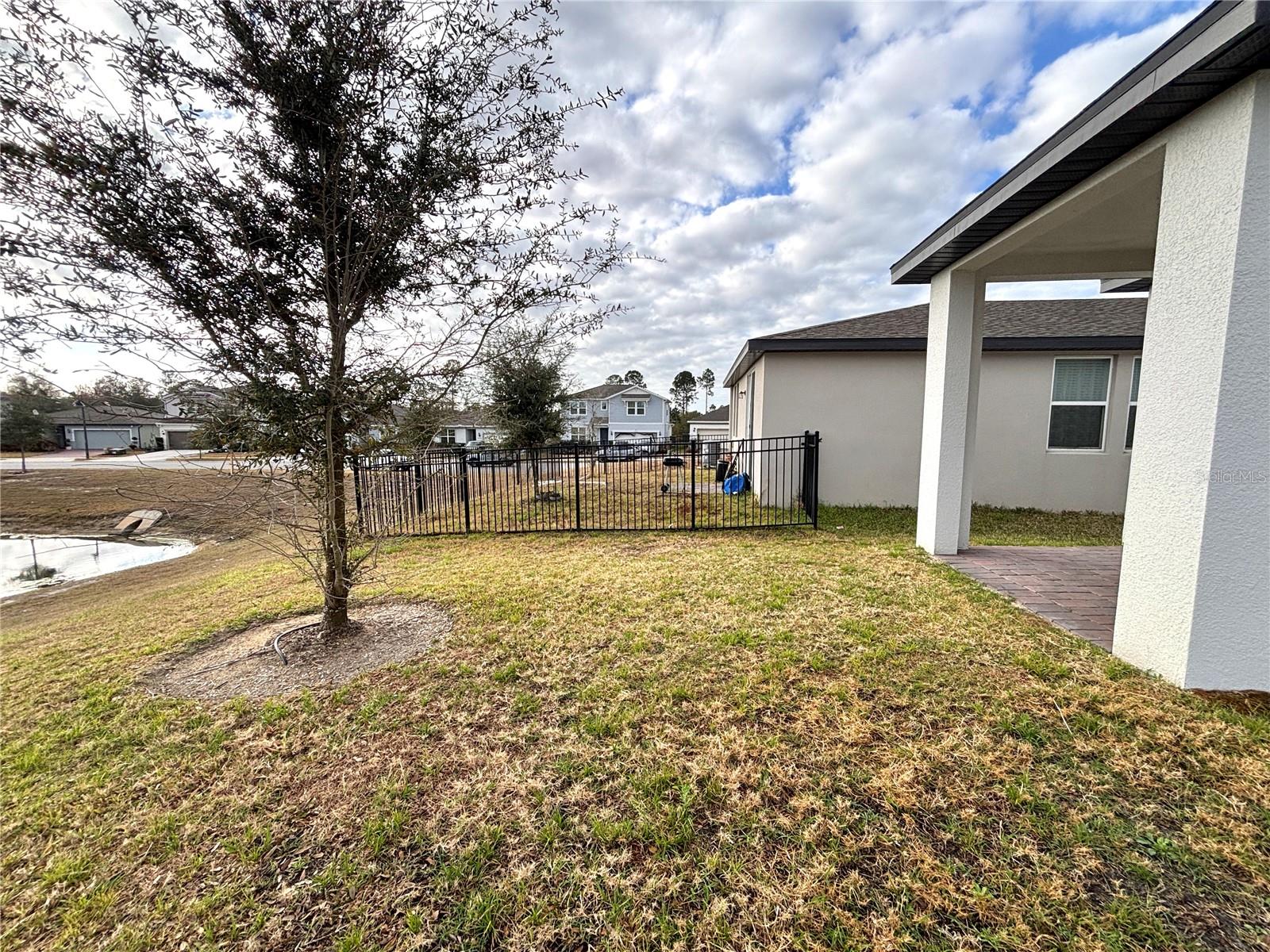 Image 16 of 17 For 828 Rivers Crossing Street