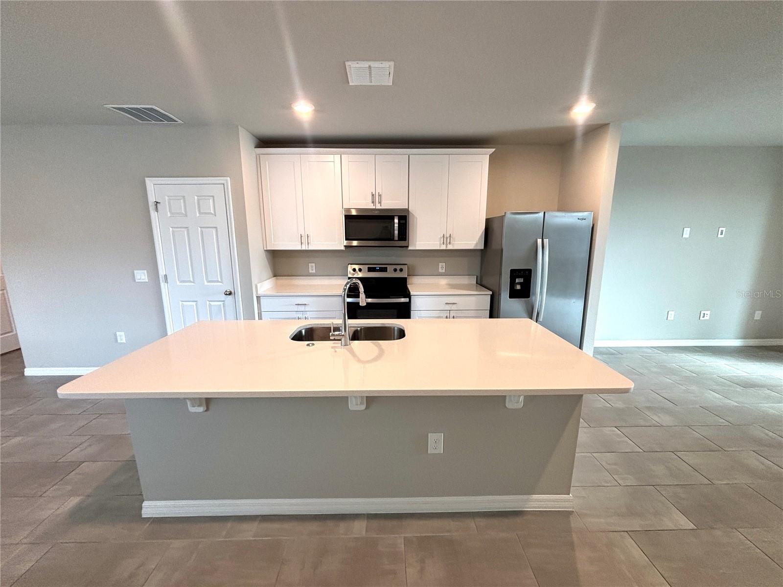 Image 3 of 17 For 828 Rivers Crossing Street