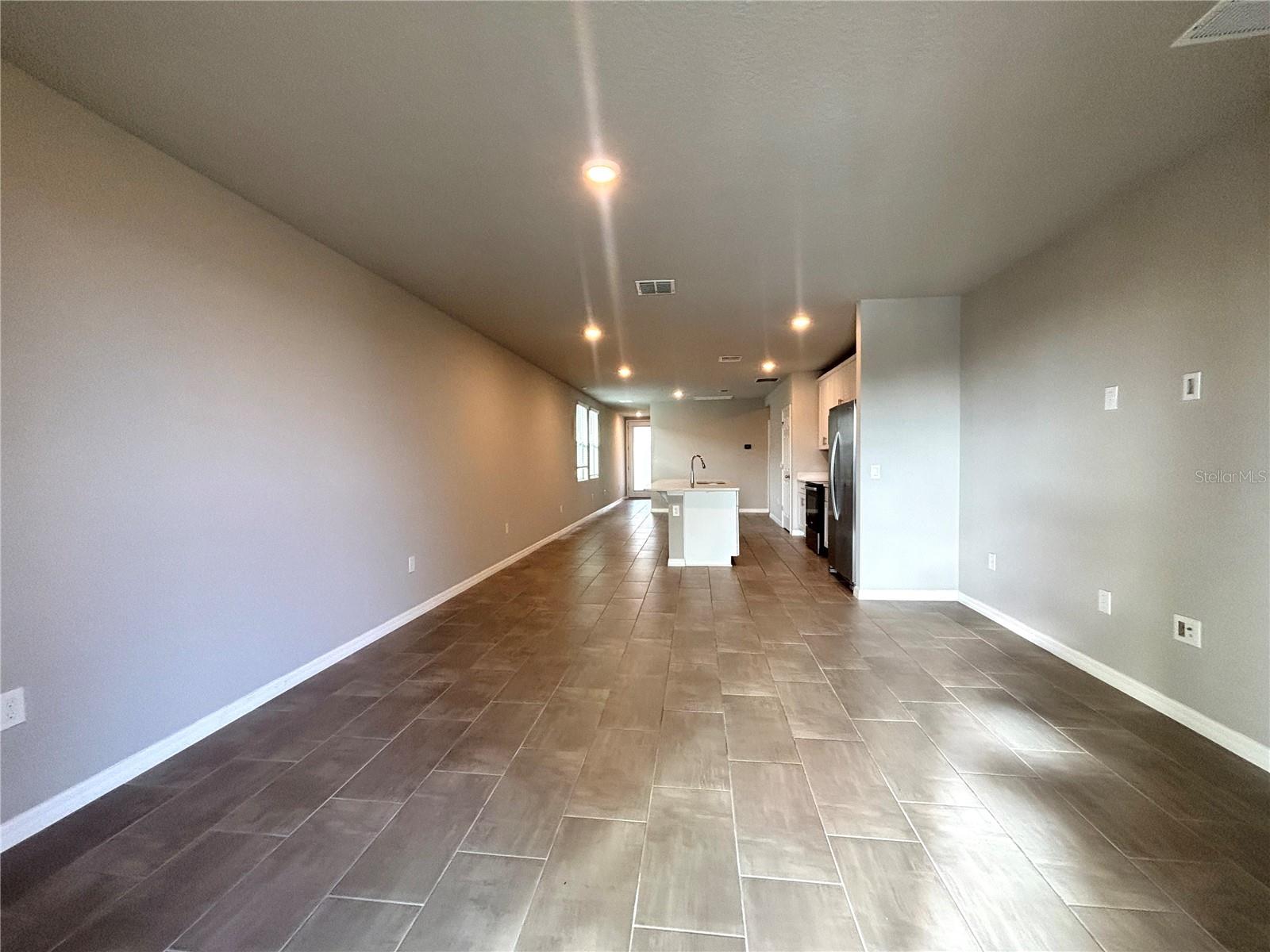 Image 5 of 17 For 828 Rivers Crossing Street