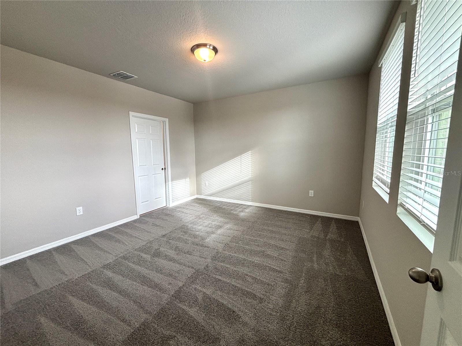 Image 6 of 17 For 828 Rivers Crossing Street