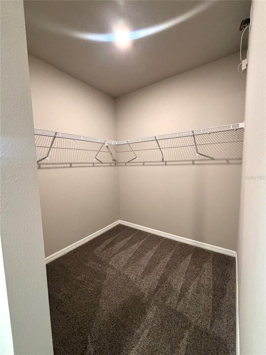 Image 7 of 17 For 828 Rivers Crossing Street