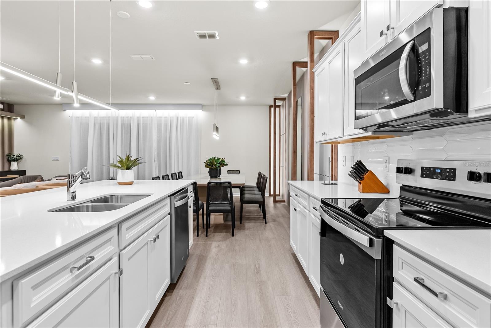 Image 15 of 85 For 16000 Sandy Cliffs Drive