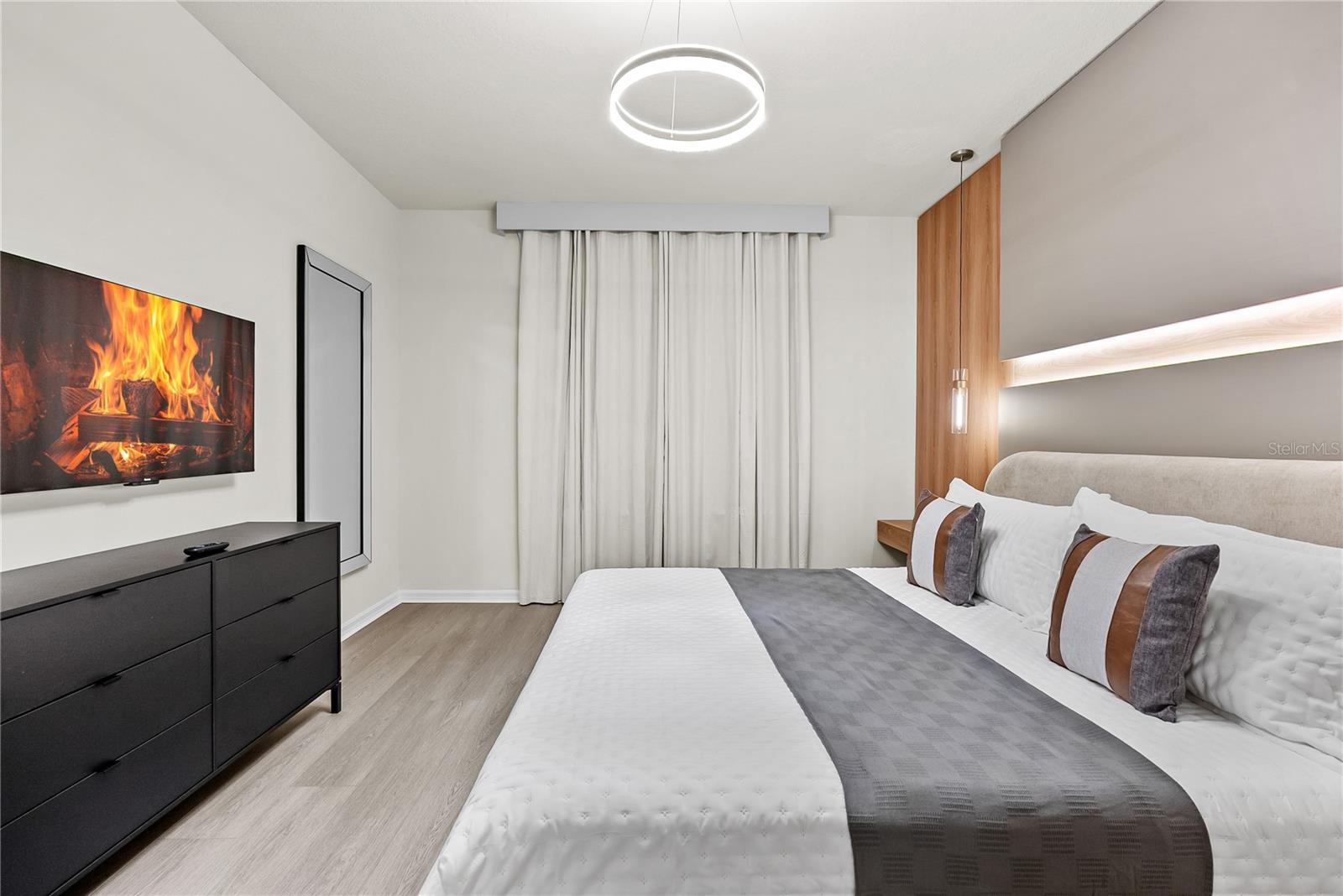 Image 61 of 85 For 16000 Sandy Cliffs Drive