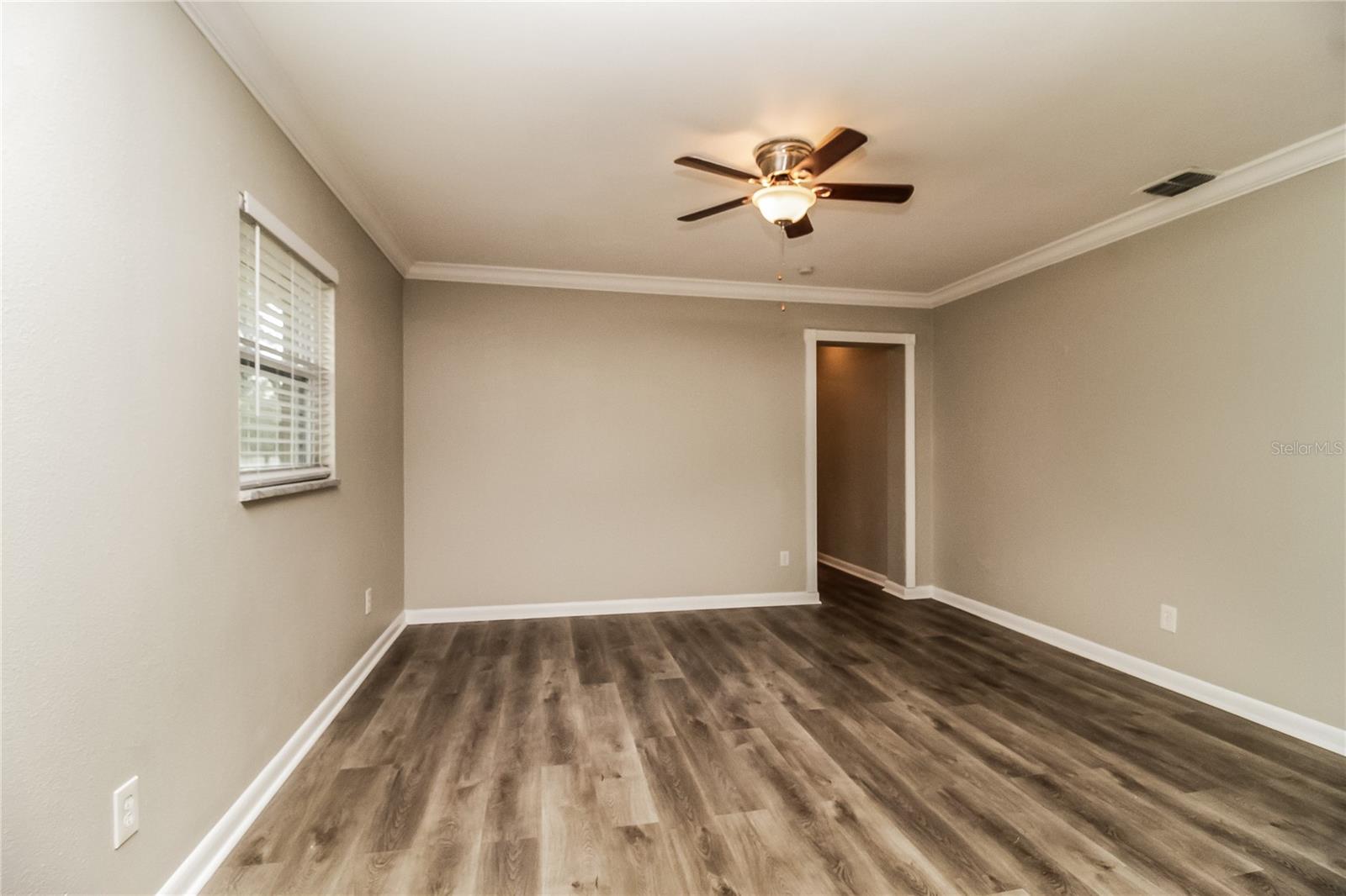 Image 10 of 16 For 701 Palm Springs Drive