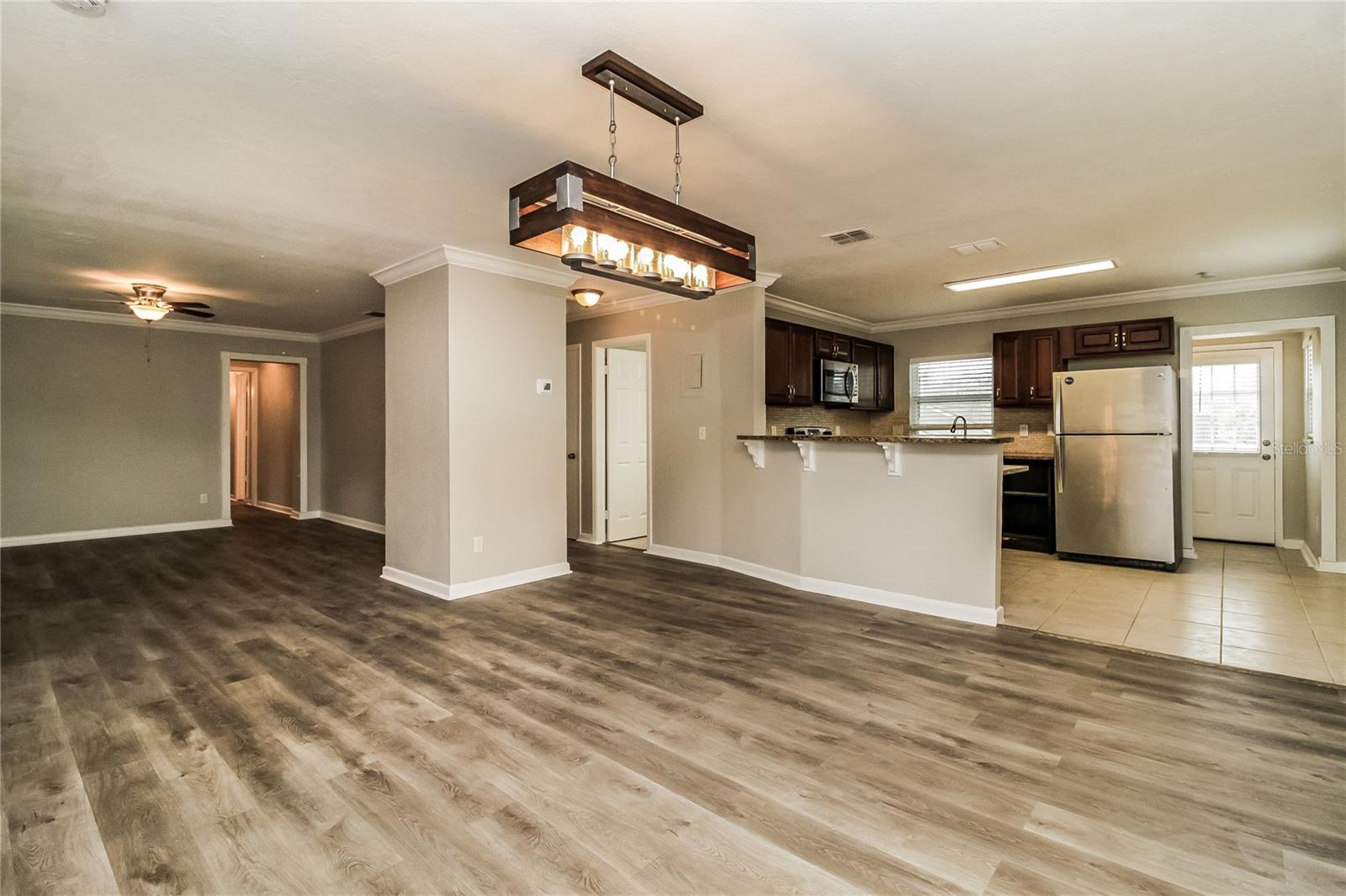 Image 4 of 16 For 701 Palm Springs Drive