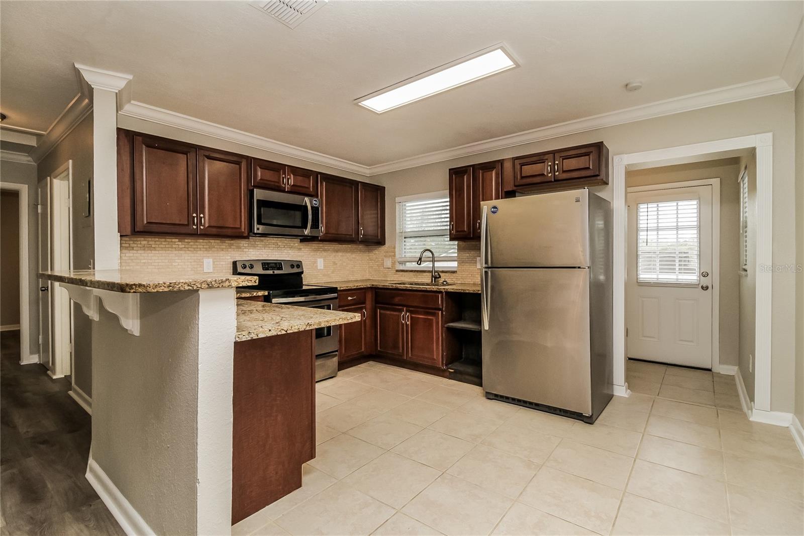 Image 6 of 16 For 701 Palm Springs Drive