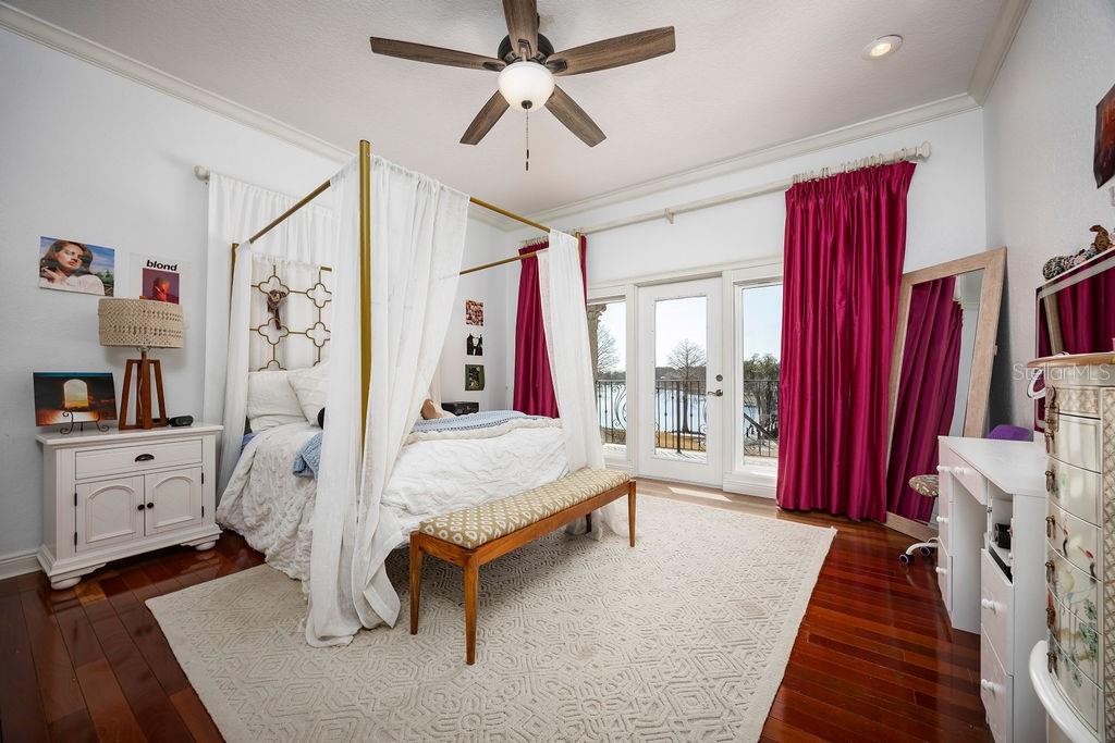 Image 26 of 57 For 12540 Park Avenue