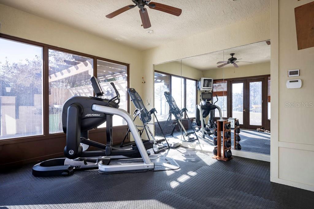 Image 41 of 57 For 12540 Park Avenue