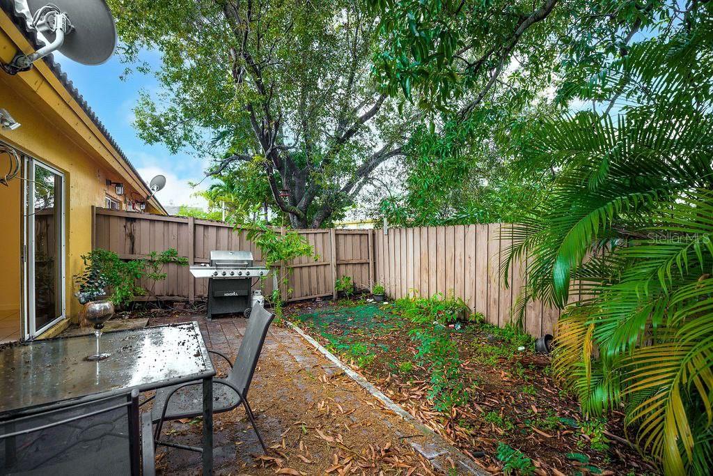 Image 2 of 13 For 401 1st Court 7-2