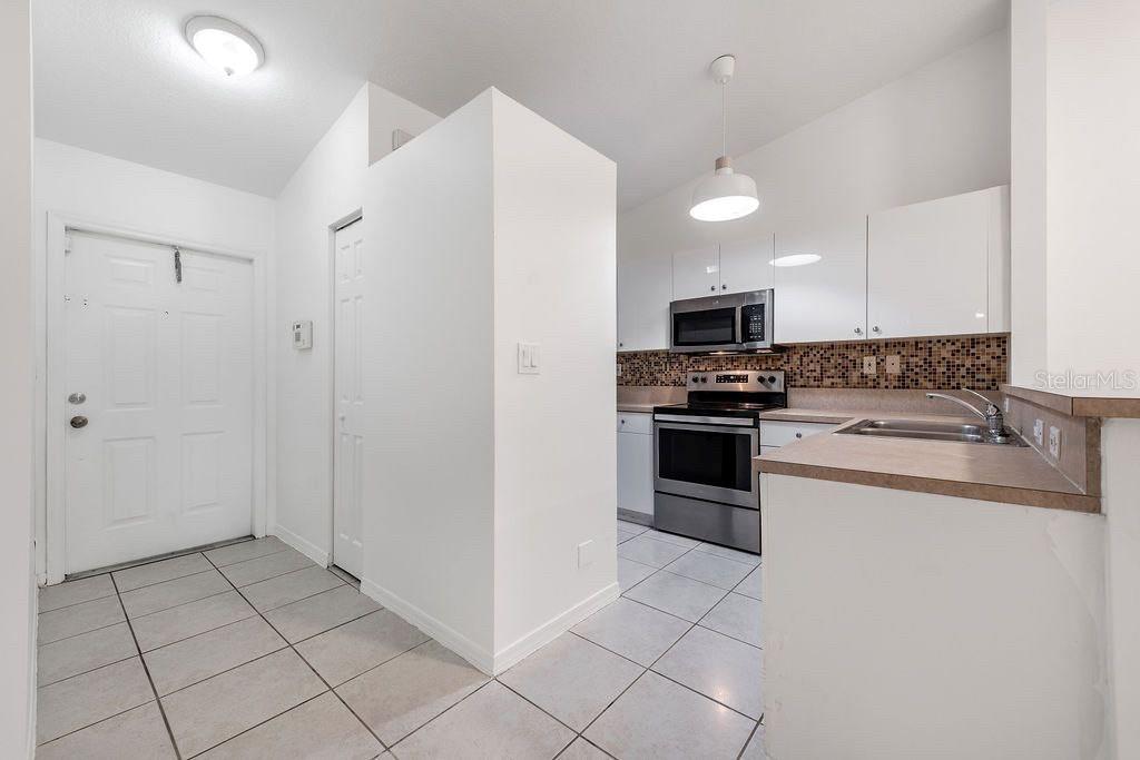 Image 4 of 13 For 401 1st Court 7-2