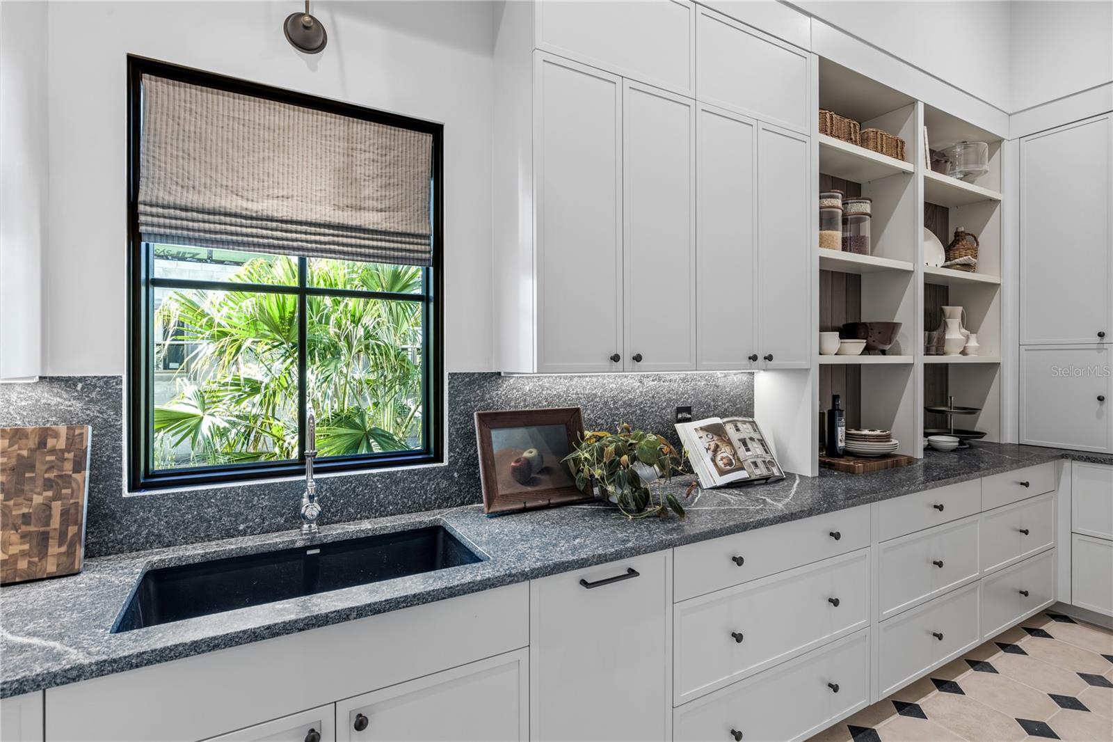 Image 21 of 84 For 9323 Gladys Garden Court