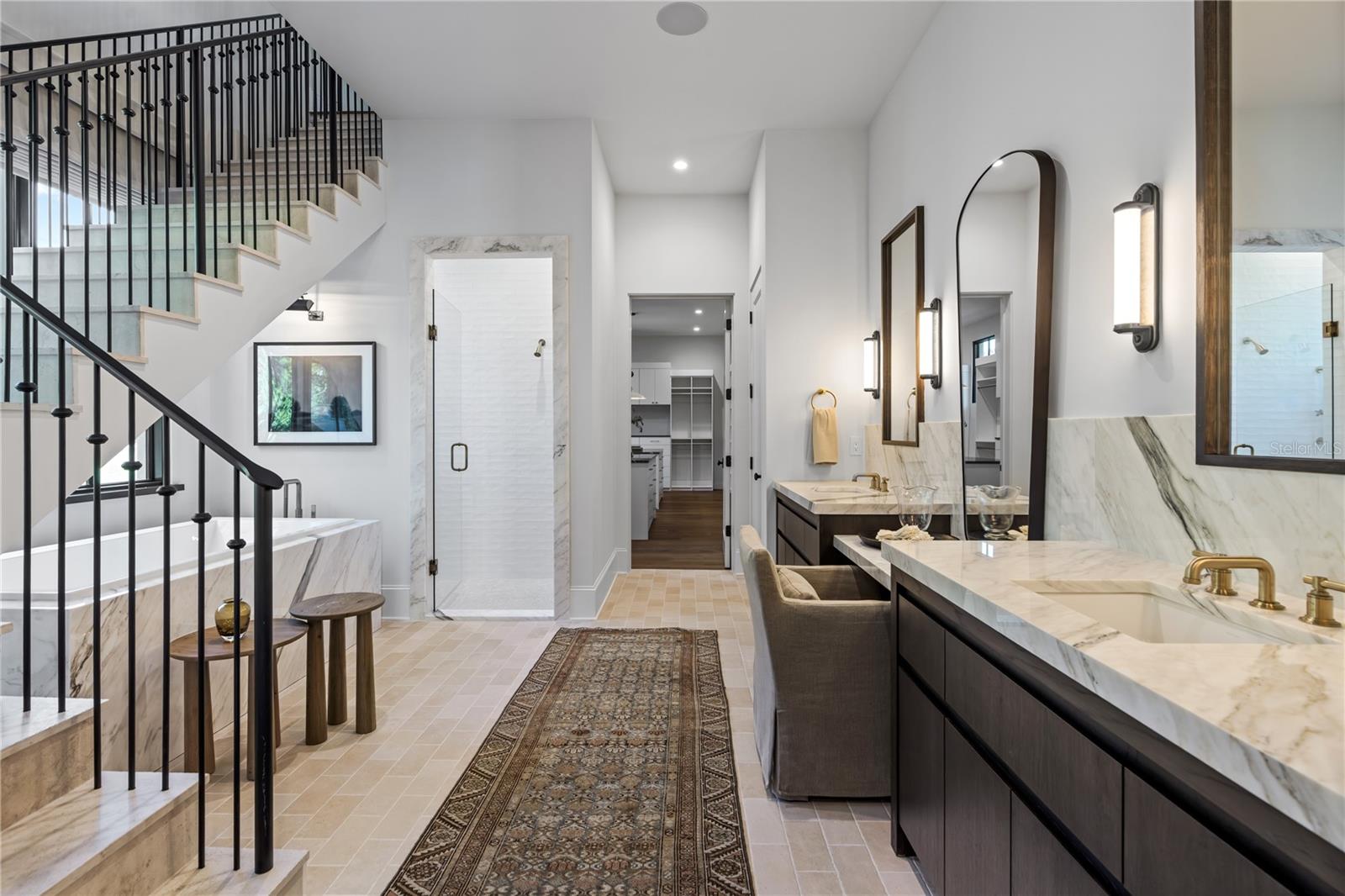 Image 36 of 84 For 9323 Gladys Garden Court