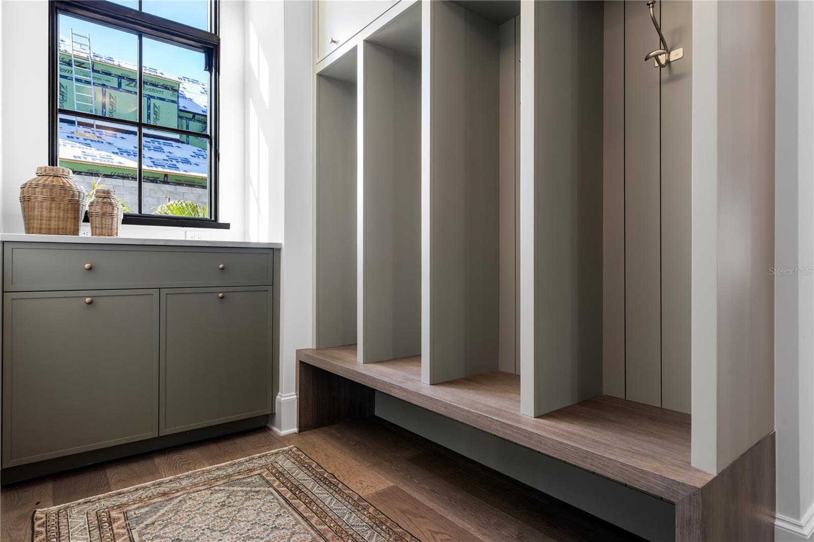 Image 53 of 84 For 9323 Gladys Garden Court