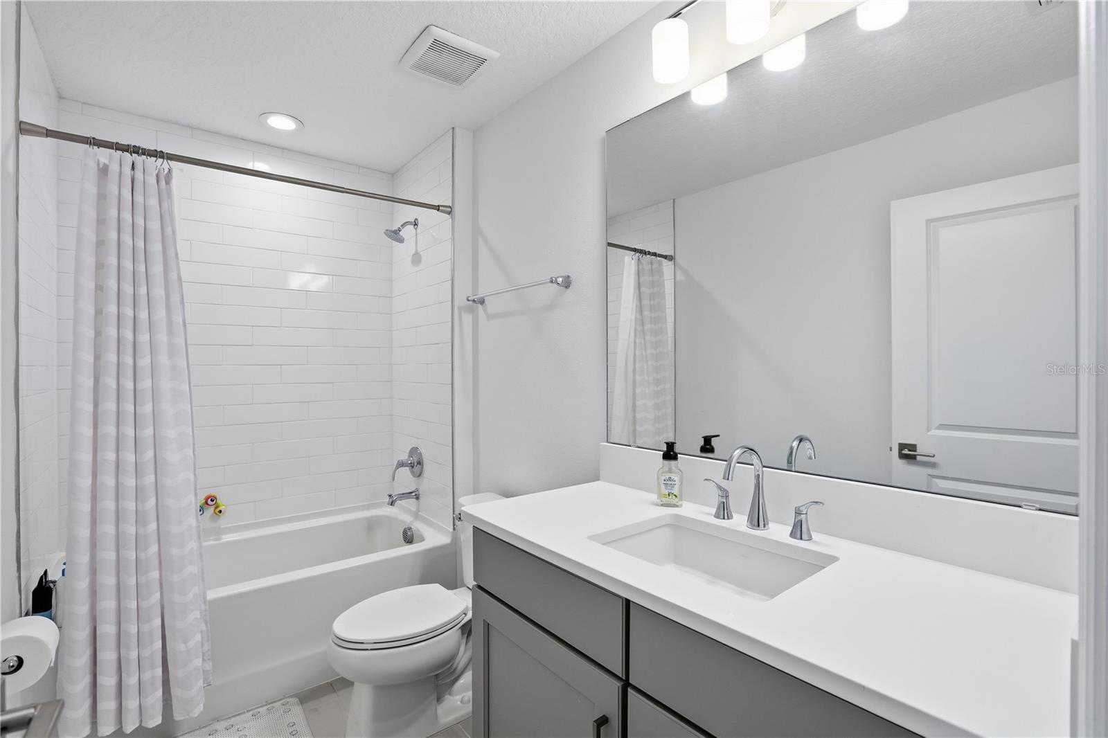 Image 13 of 35 For 13953 Easdale Alley