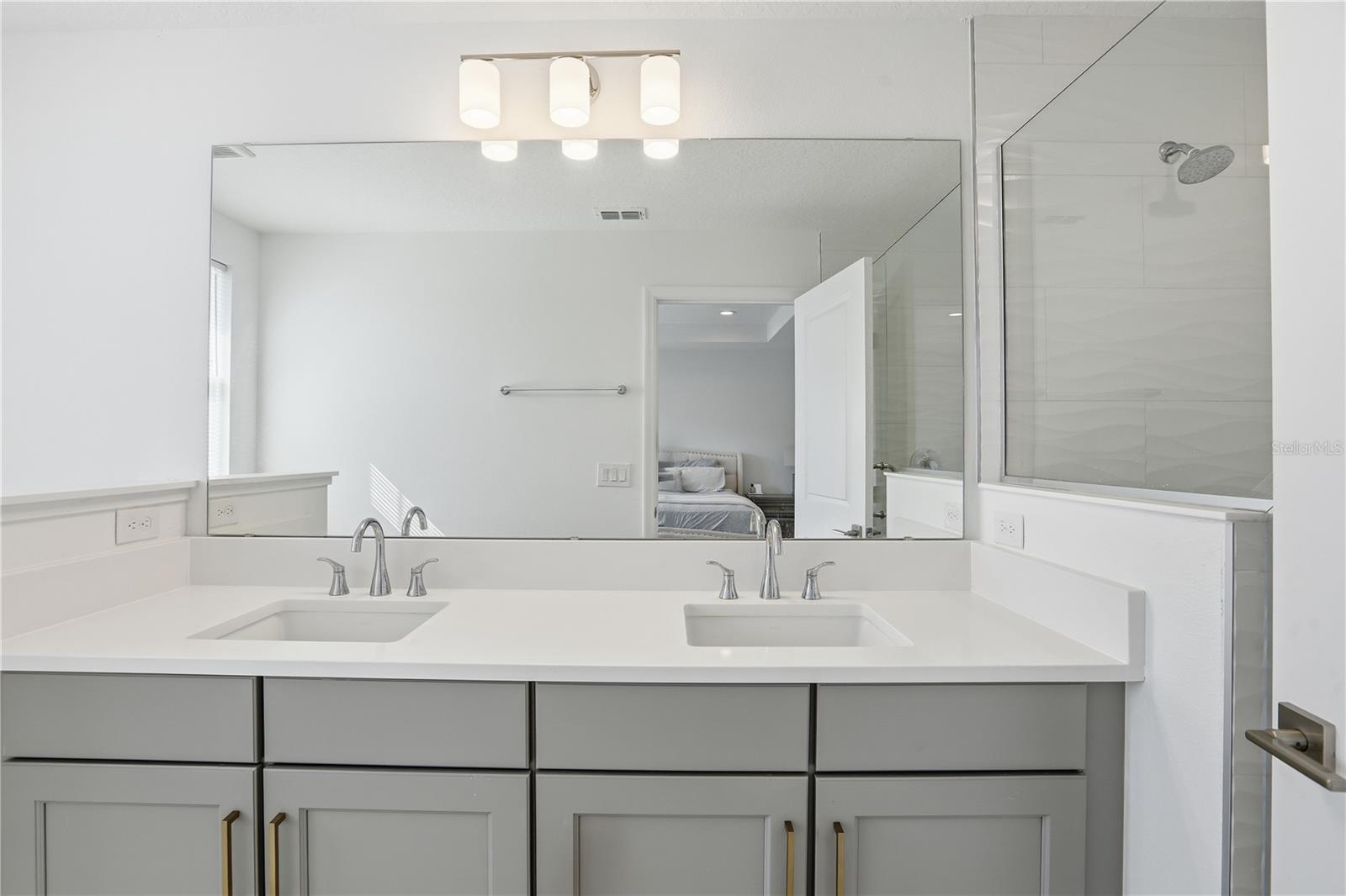 Image 19 of 35 For 13953 Easdale Alley