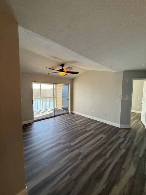 Image 15 of 31 For 1989 Summer Club Drive 307