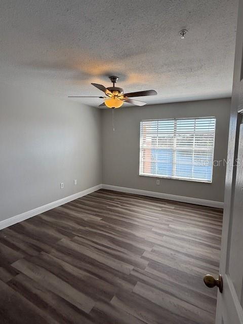 Image 20 of 31 For 1989 Summer Club Drive 307