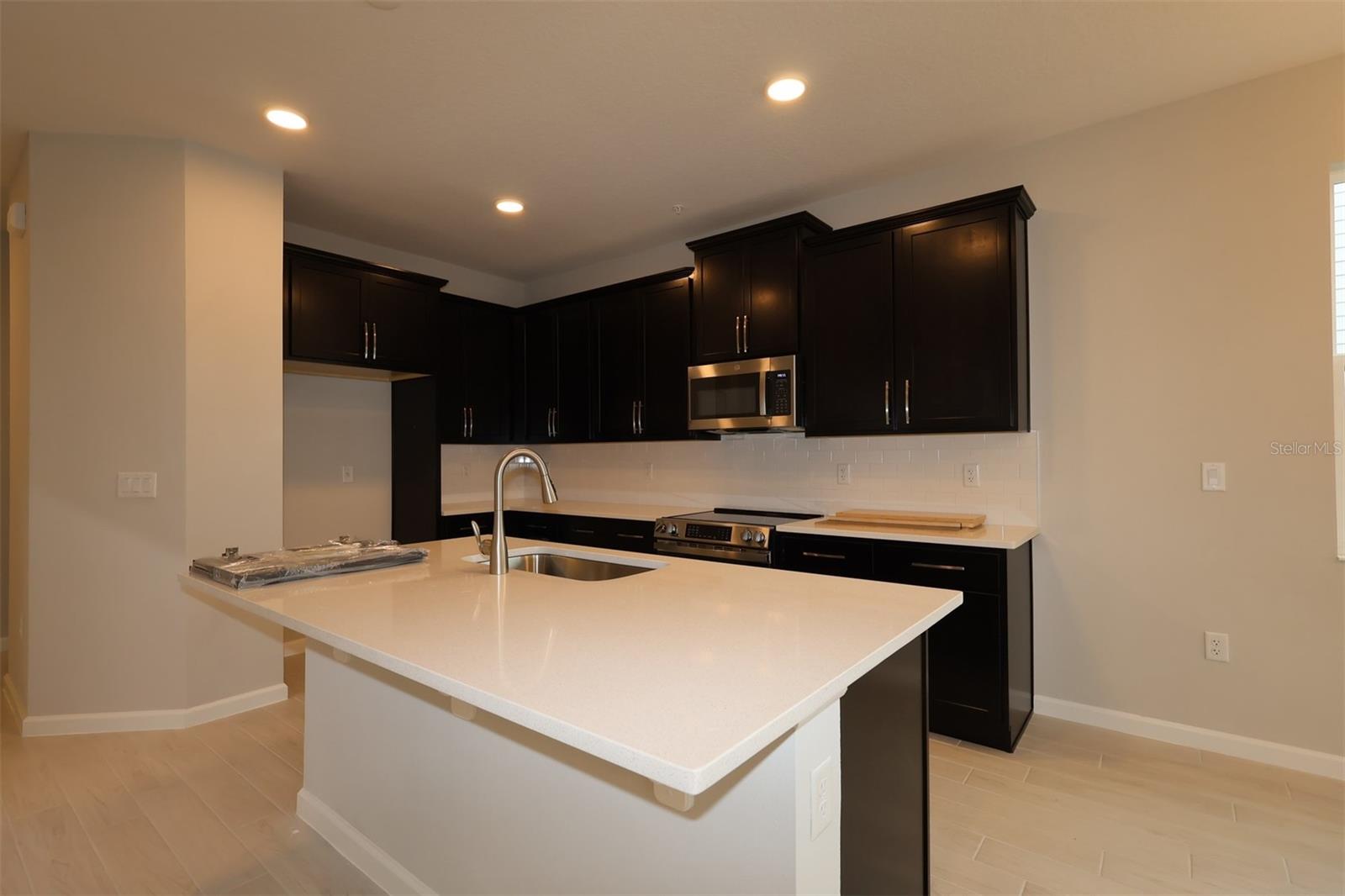 Image 2 of 14 For 639 Pothos Street