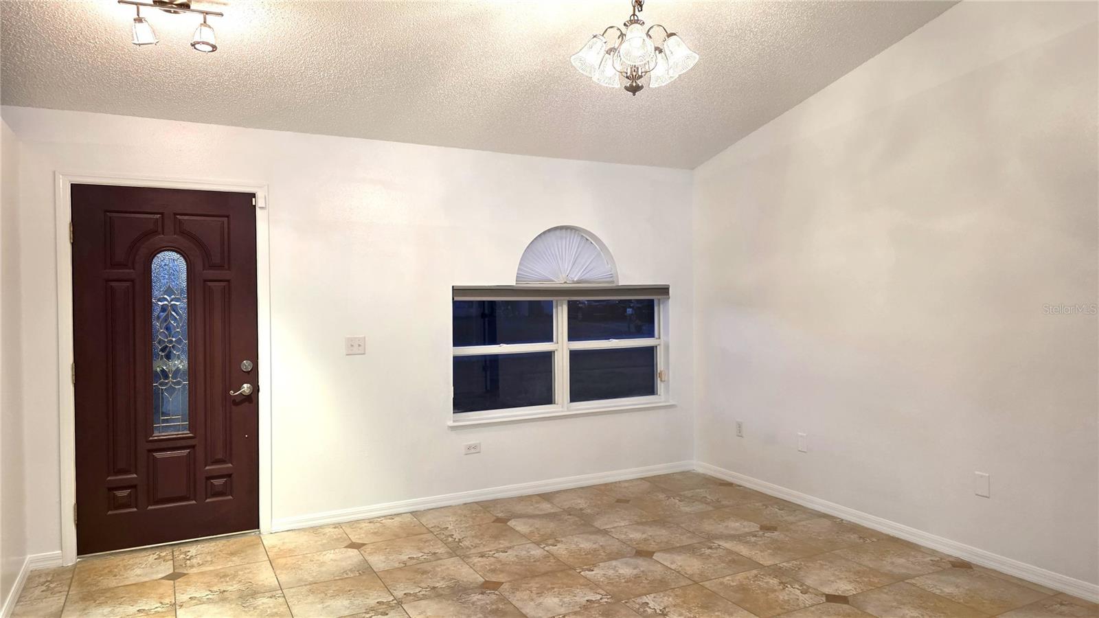 Image 5 of 29 For 1699 Landfair Avenue