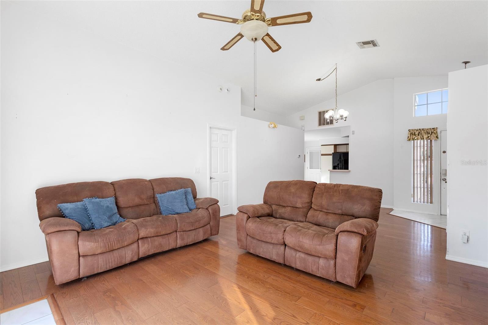 Image 11 of 43 For 1530 Larks Nest Court