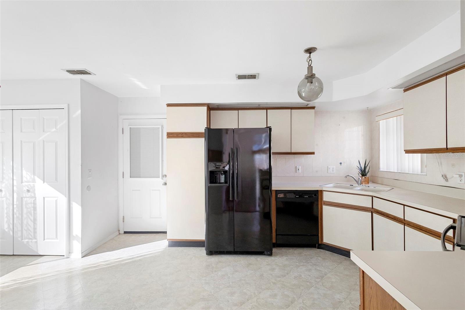 Image 12 of 43 For 1530 Larks Nest Court