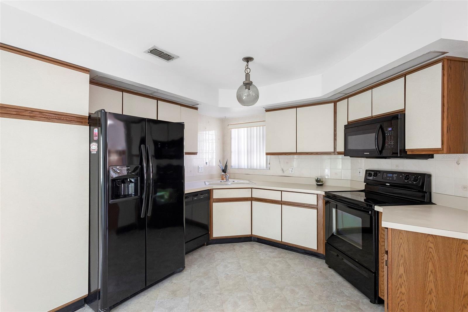 Image 14 of 43 For 1530 Larks Nest Court