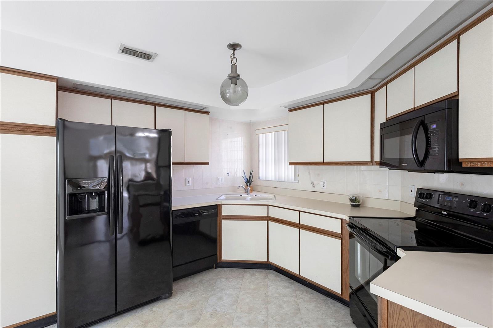 Image 15 of 43 For 1530 Larks Nest Court