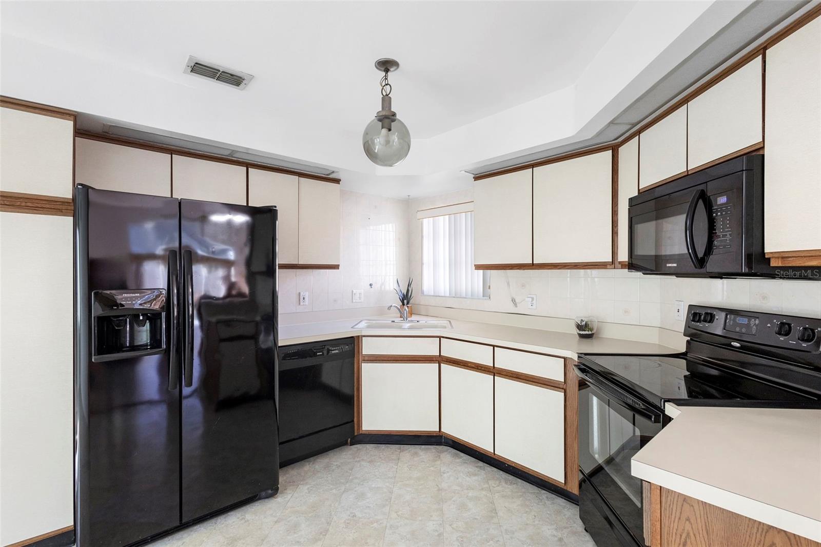 Image 16 of 43 For 1530 Larks Nest Court