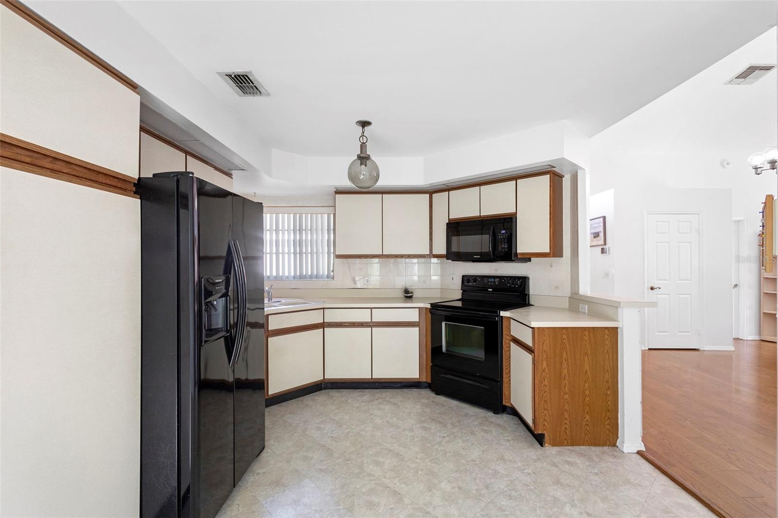 Image 17 of 43 For 1530 Larks Nest Court