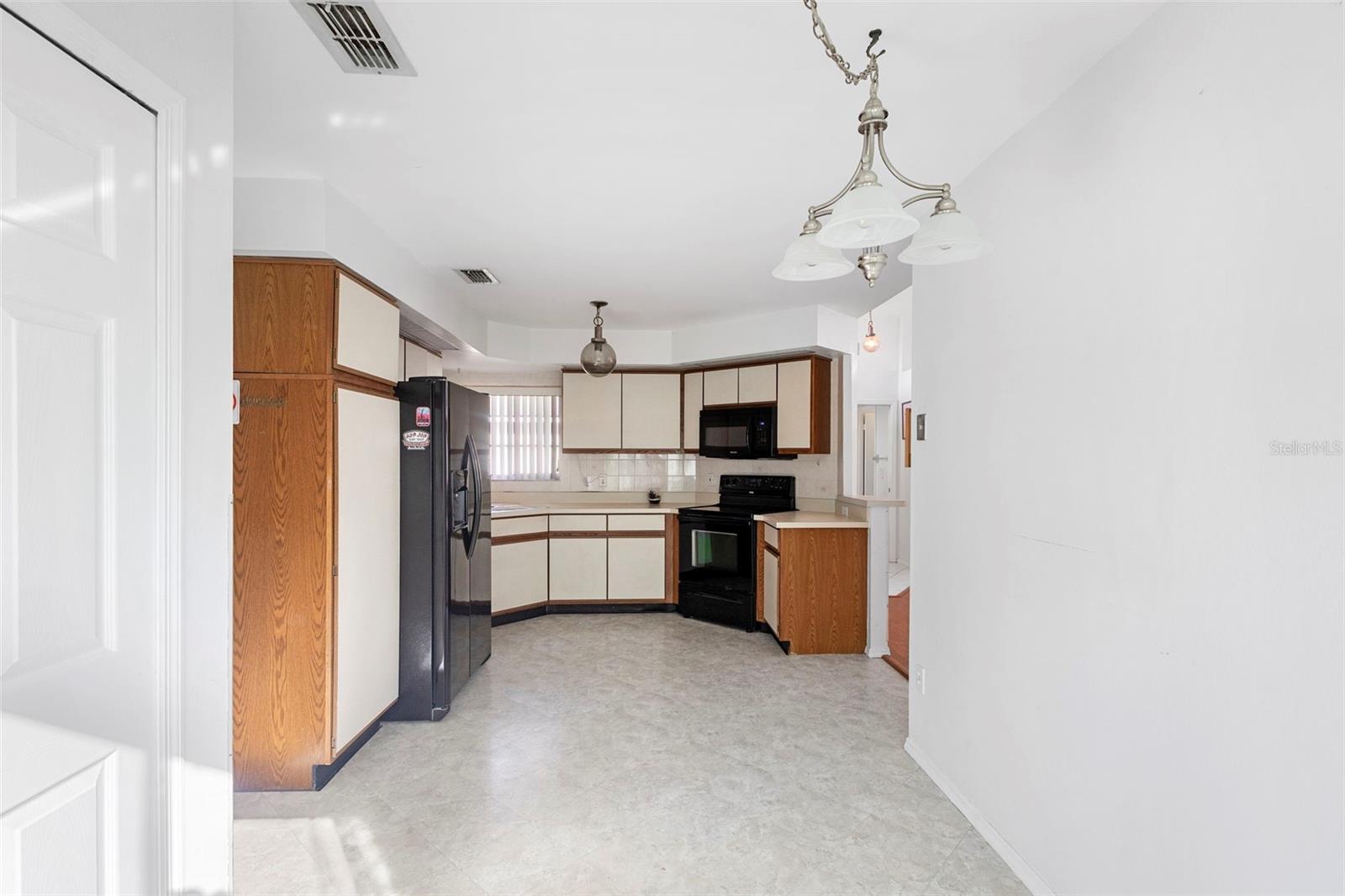 Image 18 of 43 For 1530 Larks Nest Court