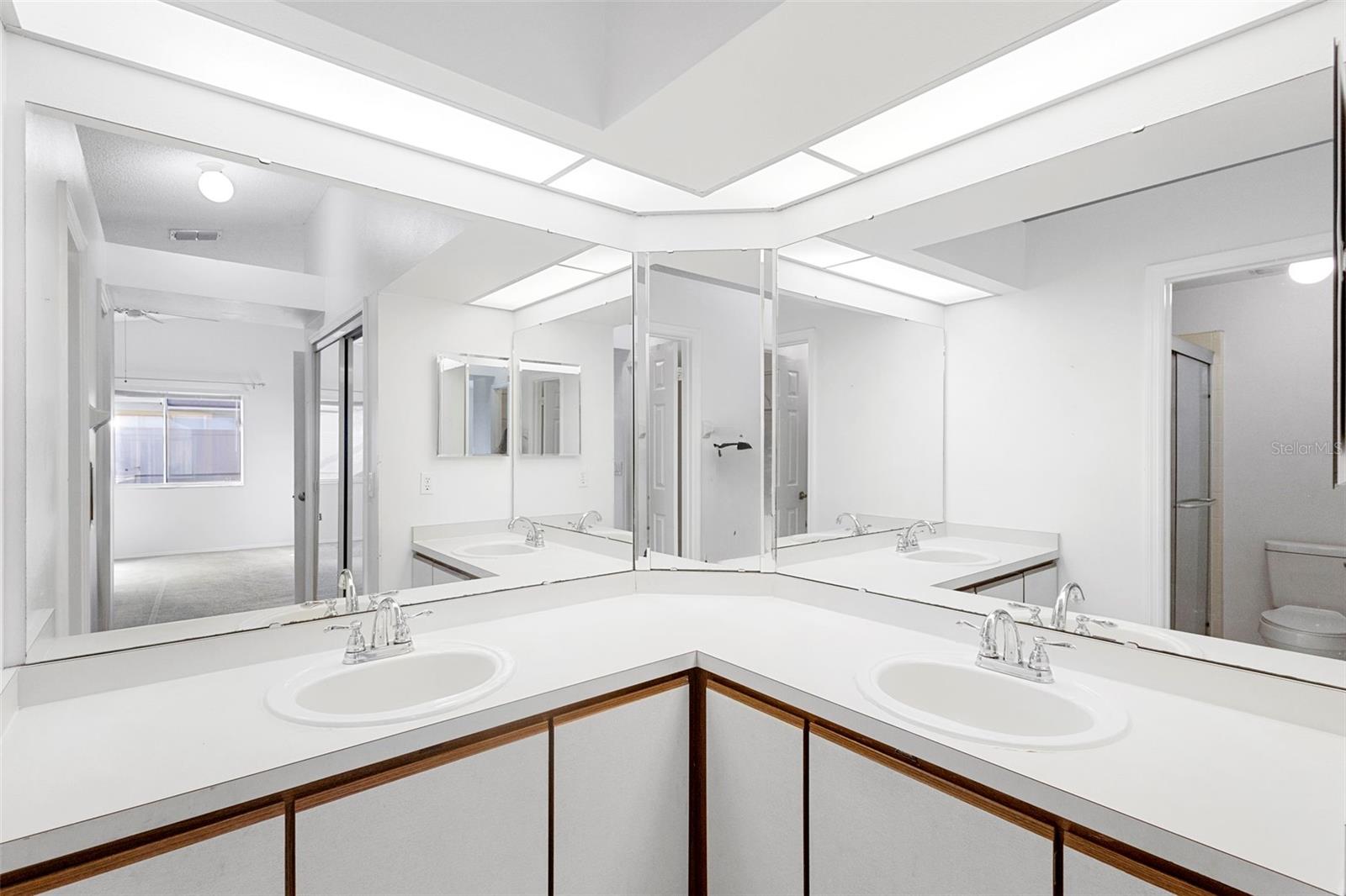 Image 27 of 43 For 1530 Larks Nest Court