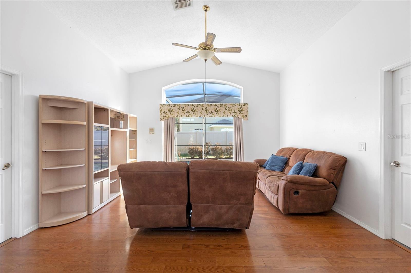 Image 8 of 43 For 1530 Larks Nest Court