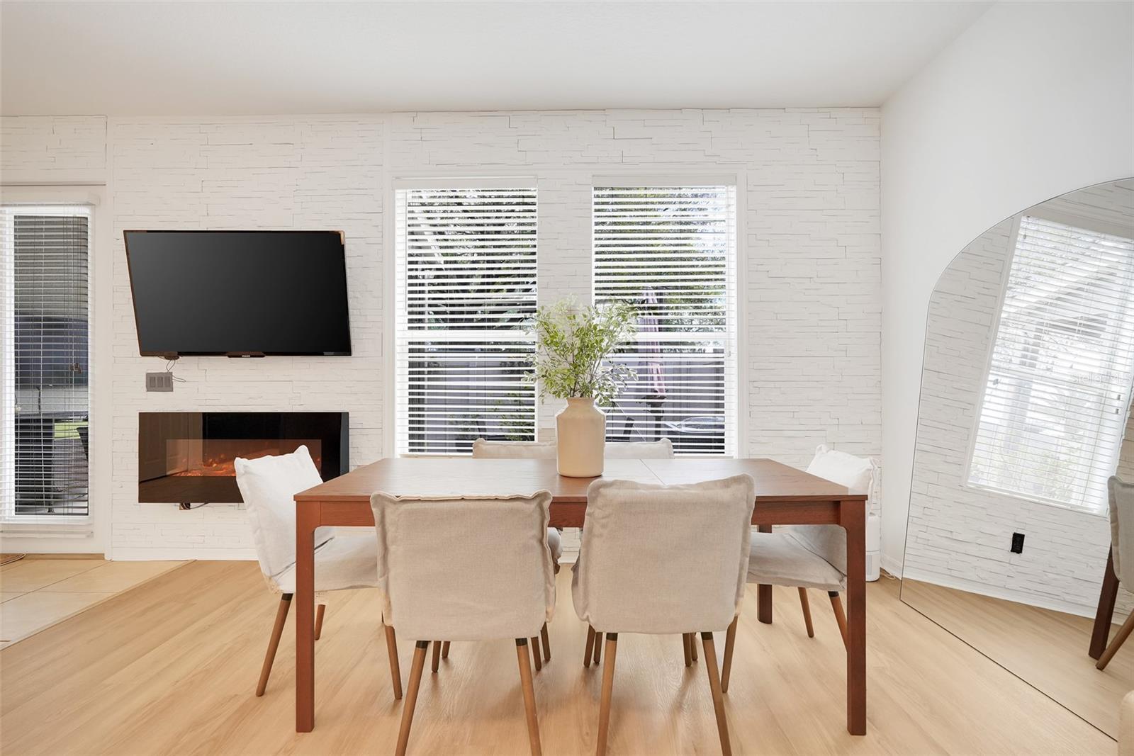 Image 8 of 36 For 5445 Leighton Lane