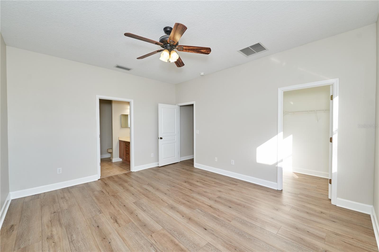 Image 22 of 76 For 23903 Sardinia Drive