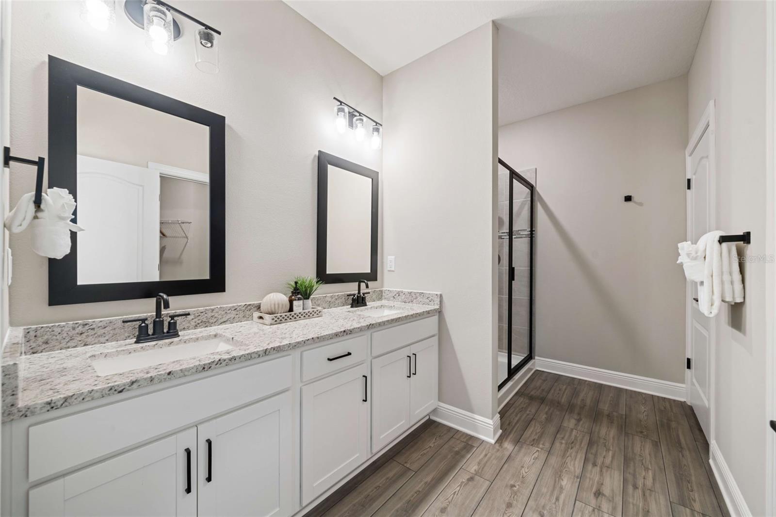 Image 21 of 40 For 7796 Somersworth Drive