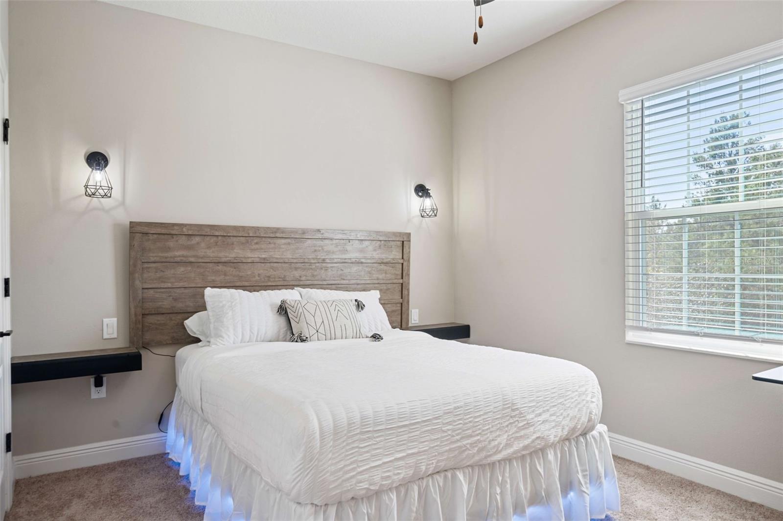 Image 31 of 40 For 7796 Somersworth Drive