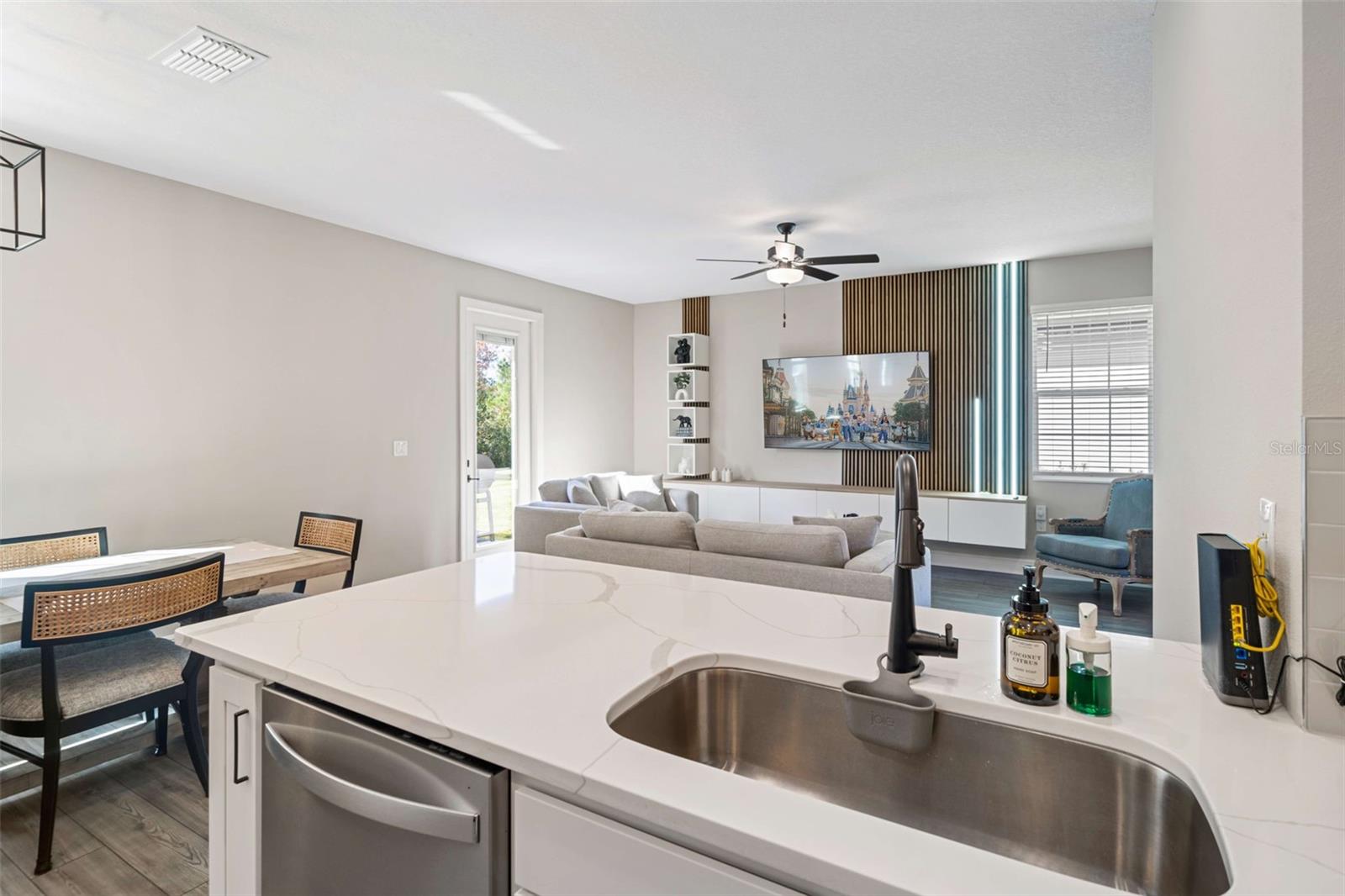 Image 9 of 40 For 7796 Somersworth Drive