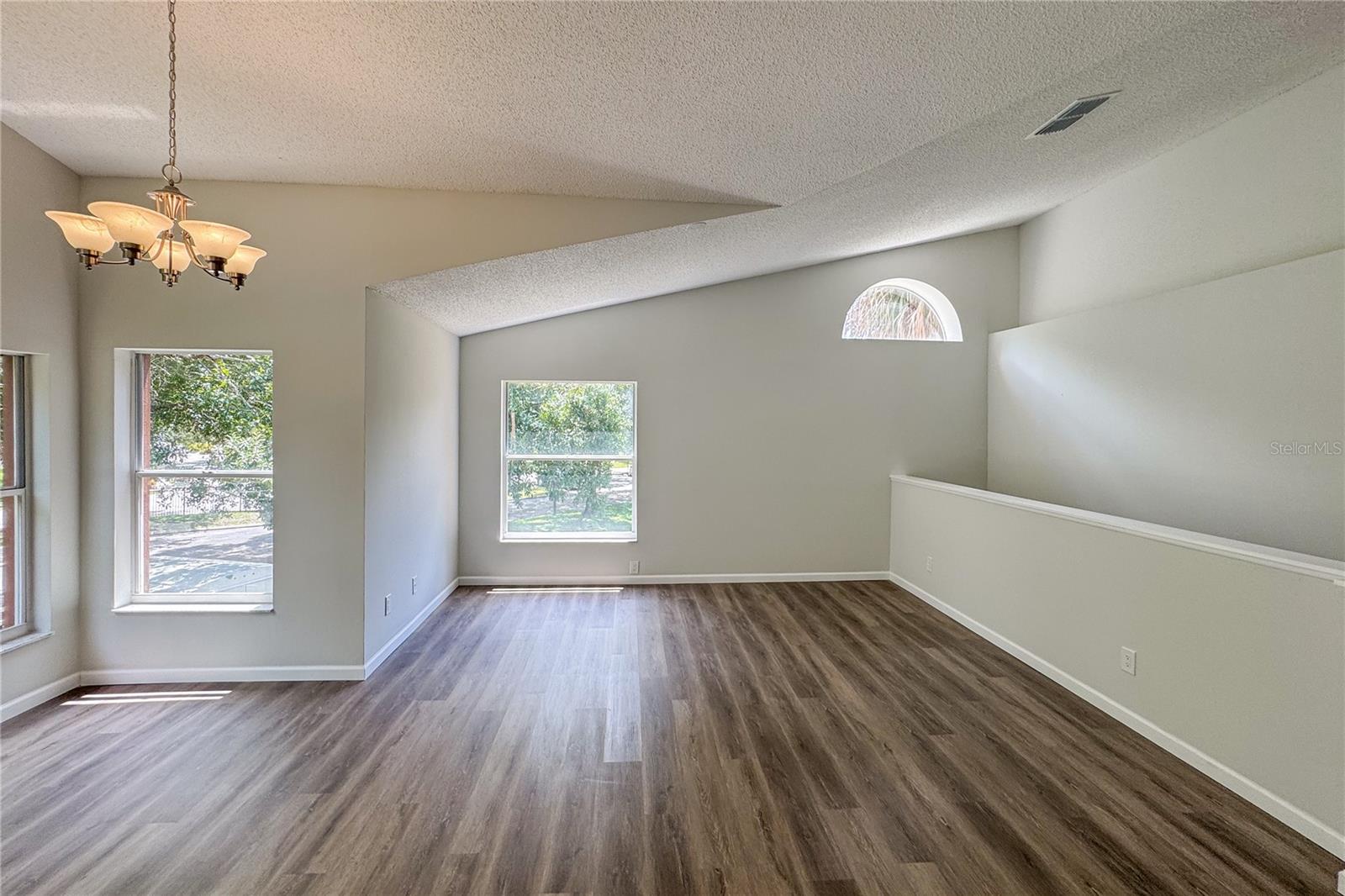 Image 10 of 38 For 5436 Michigan Street 4