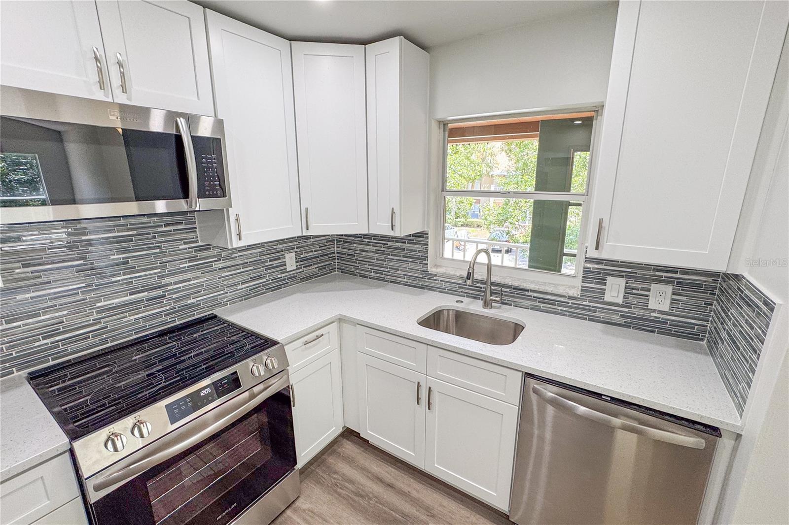 Image 9 of 38 For 5436 Michigan Street 4