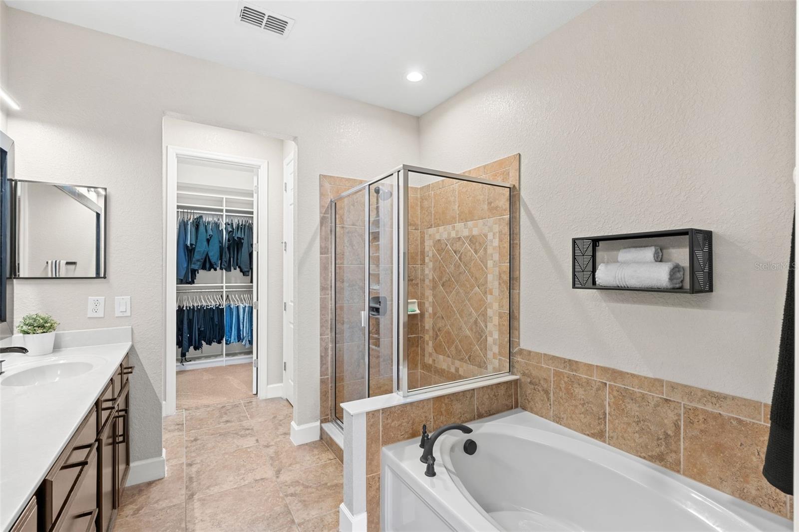 Image 27 of 58 For 8864 Della Scala Circle