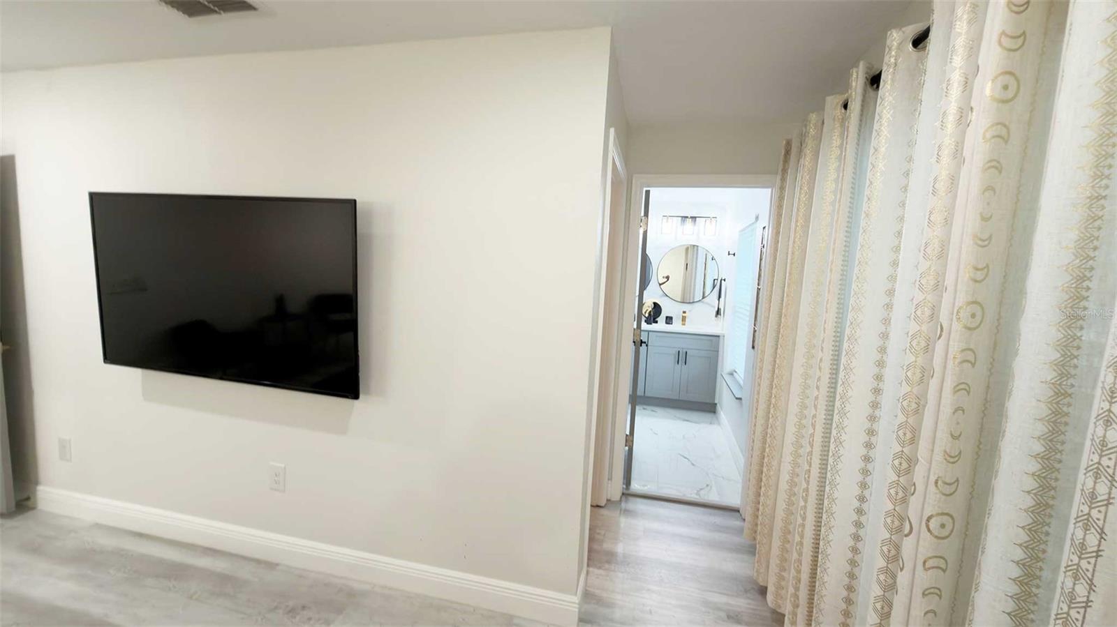 Image 43 of 50 For 1414 Harding Street