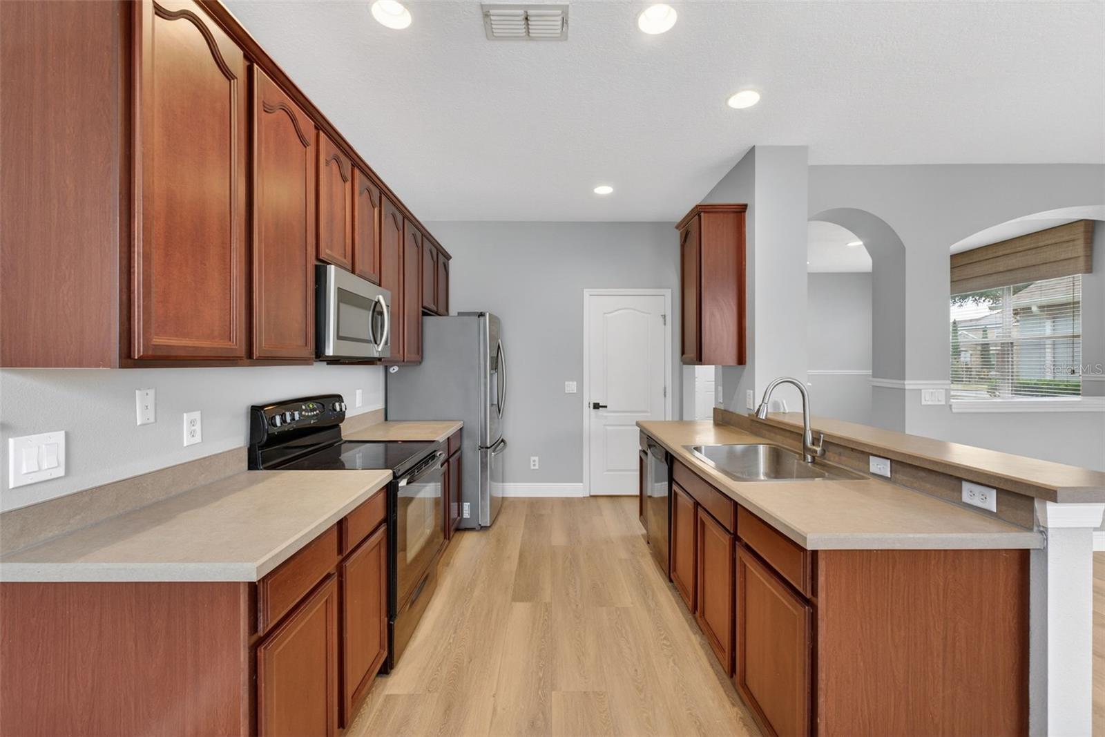 Image 33 of 89 For 2311 J Lawson Boulevard