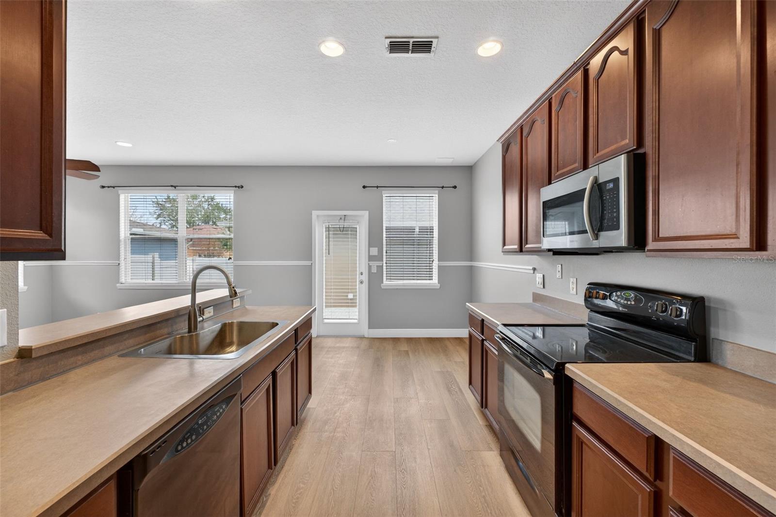 Image 36 of 89 For 2311 J Lawson Boulevard