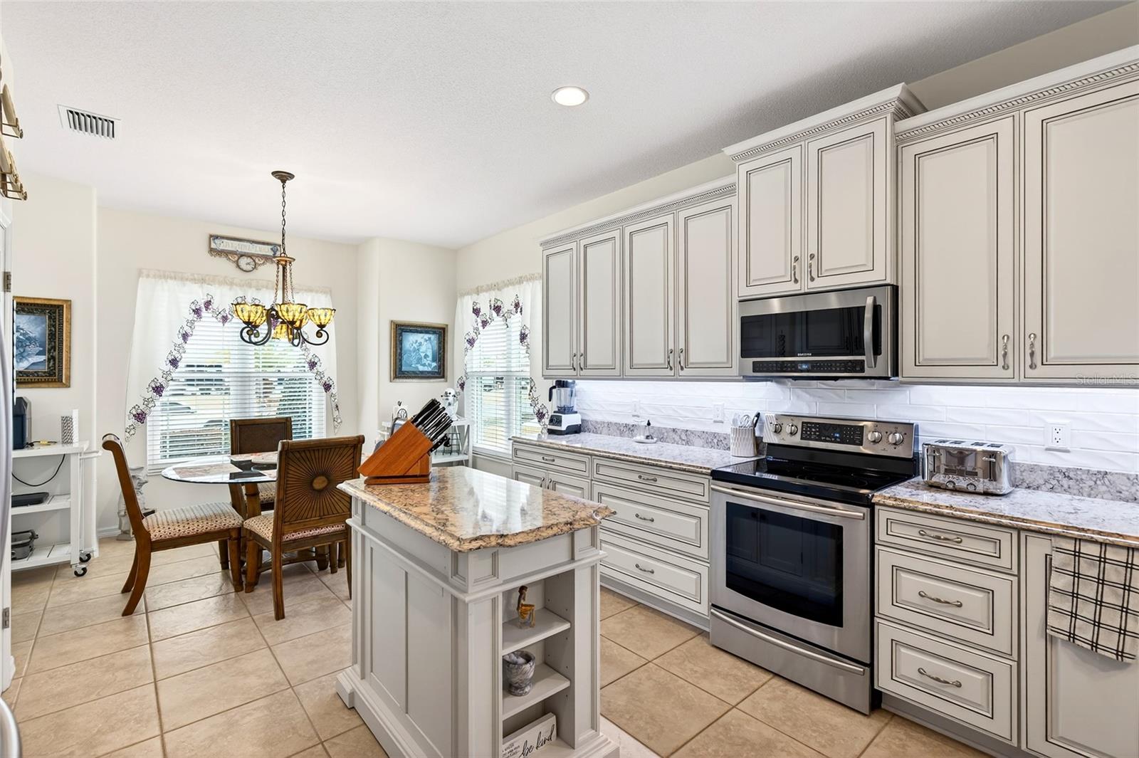 Image 11 of 34 For 9333 124th Place