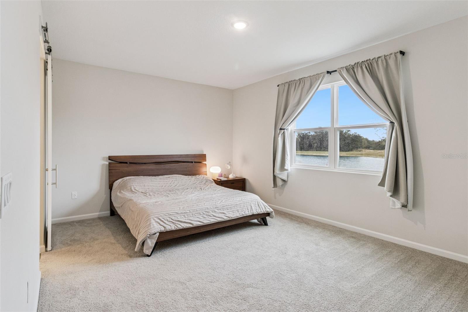 Image 17 of 31 For 654 Heritage Square Drive