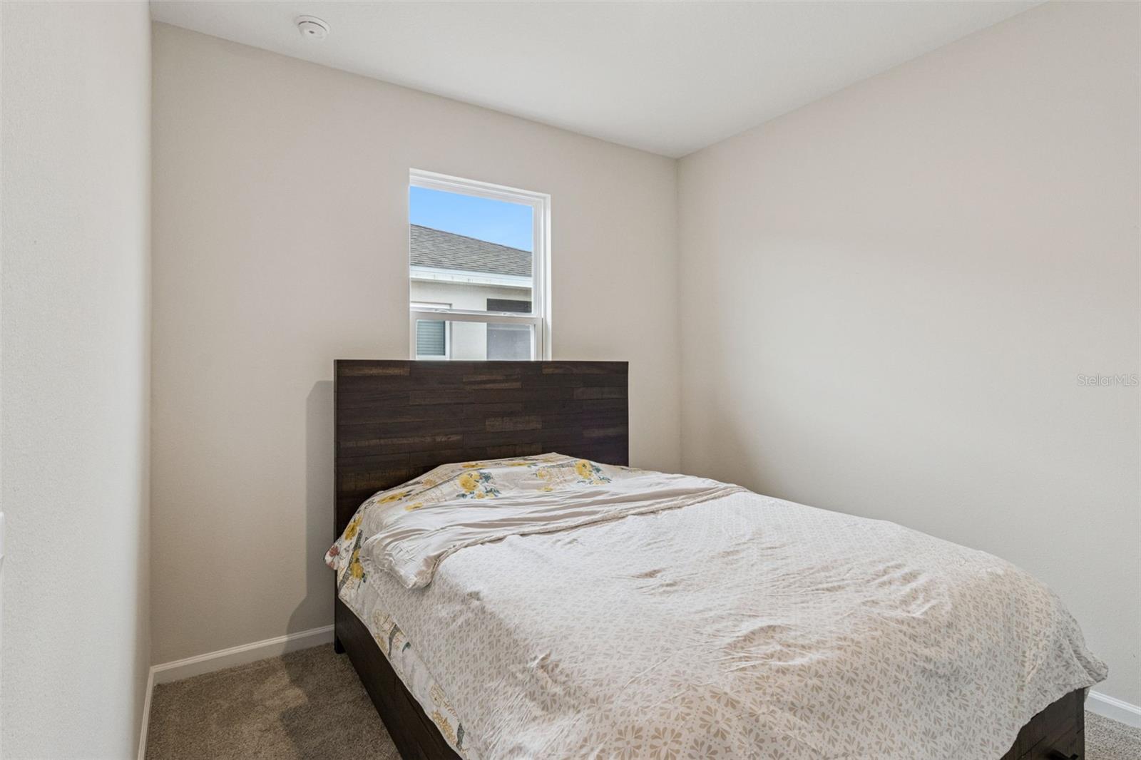 Image 24 of 31 For 654 Heritage Square Drive