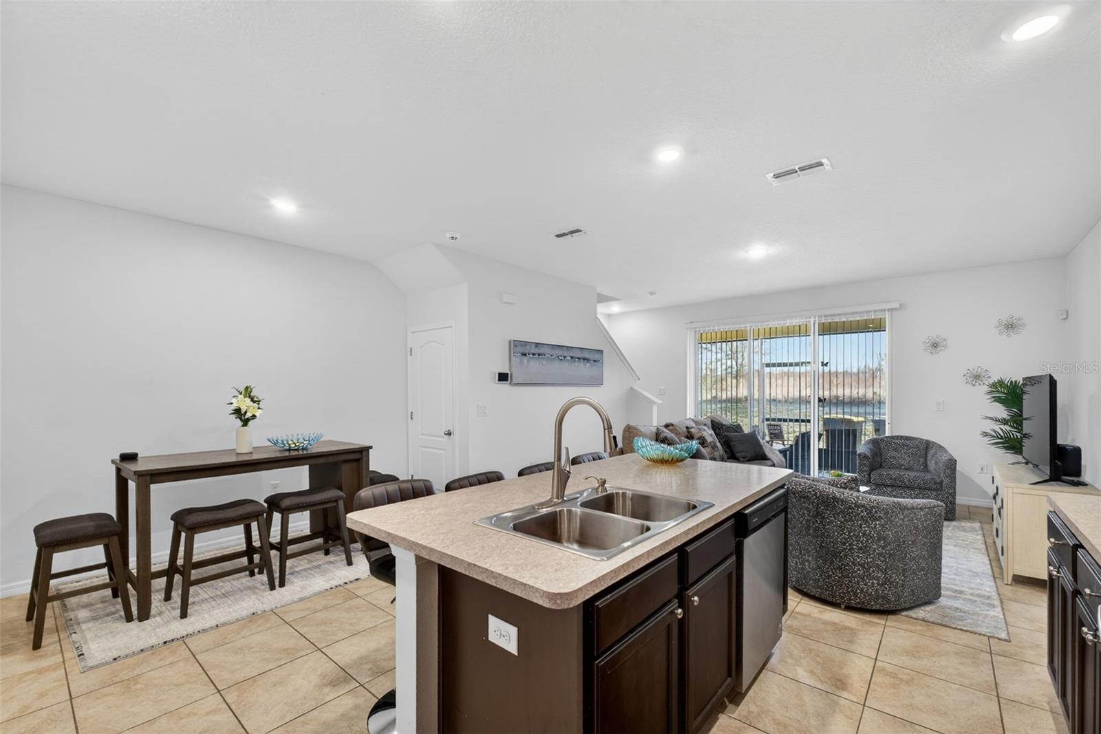 Image 5 of 63 For 200 Feltrim Reserve Boulevard