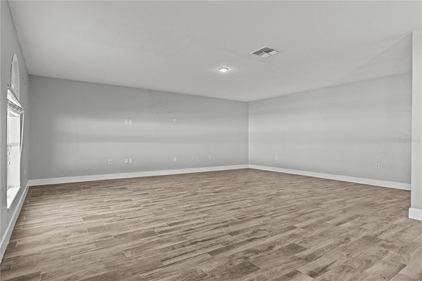 Image 18 of 46 For 3289 Tallwood Drive